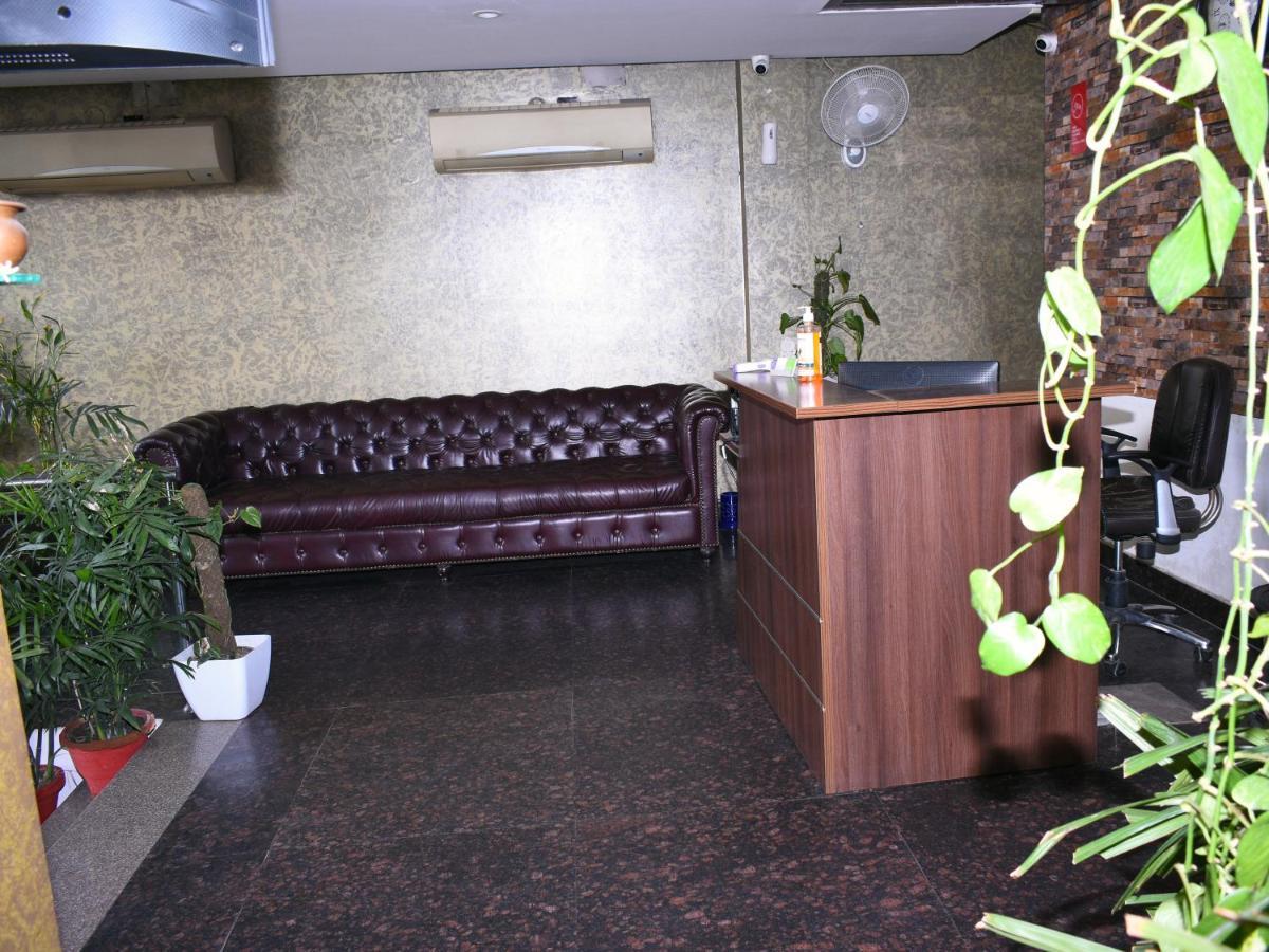 Hotel Flora Inn Gurgaon Esterno foto