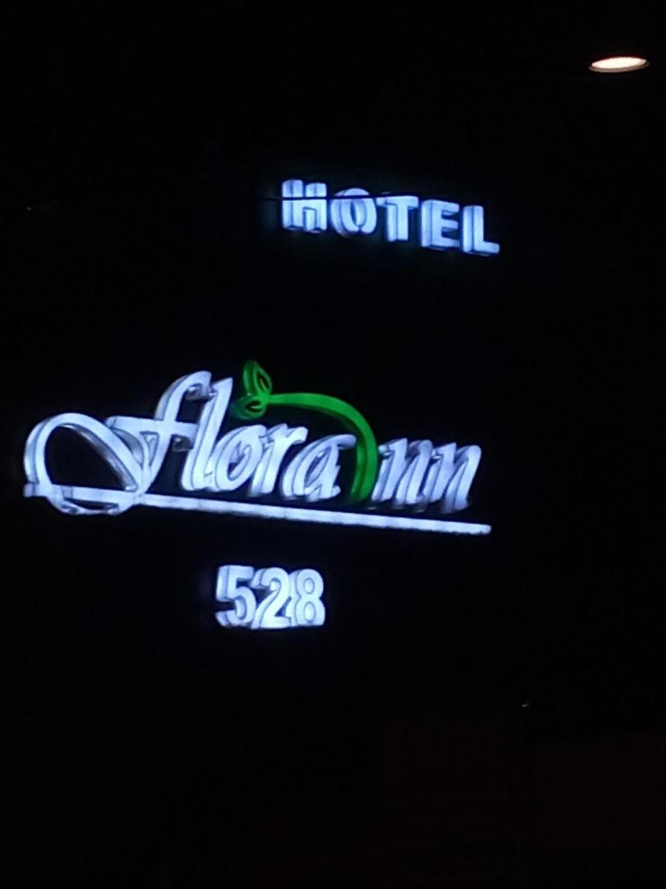 Hotel Flora Inn Gurgaon Esterno foto